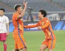 爱游戏体育-今晨山东泰山备战西甲，回应争议细节曝光，信心回归，团队化学反应显著(王楚钦回应输球后用头撞球桌)